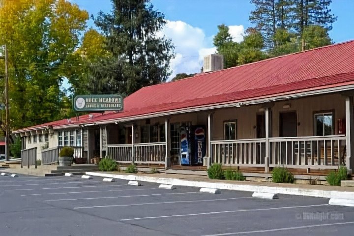 巴克牧场山林小屋(Buck Meadows Lodge)