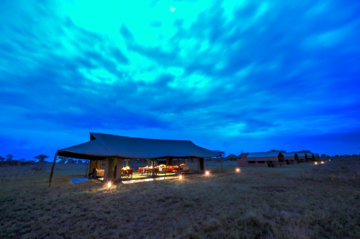 卡南加特殊帐篷营地(Kananga Special Tented Camp)