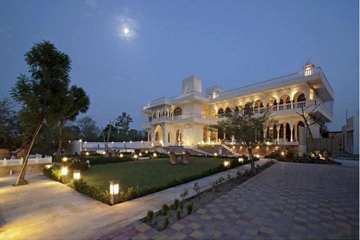 泰拉巴格宫酒店(Talai Bagh Palace)