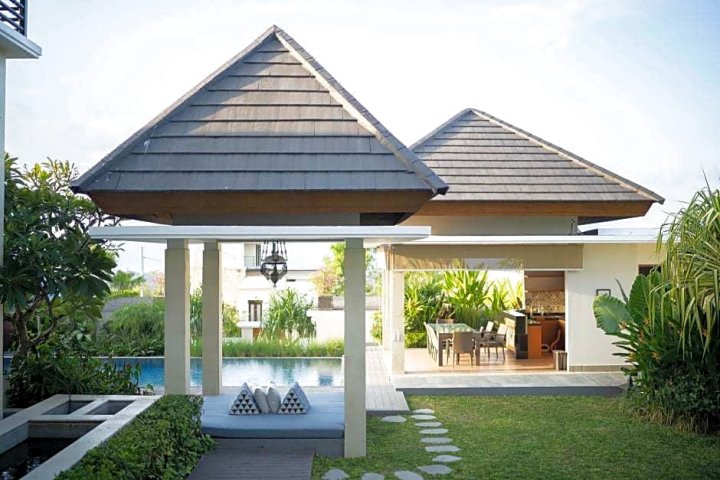 巴厘埃尔曼达拉别墅艾柯梅尔瑟洛卡酒店(Mandara Villa Bali by ECommerceLoka)
