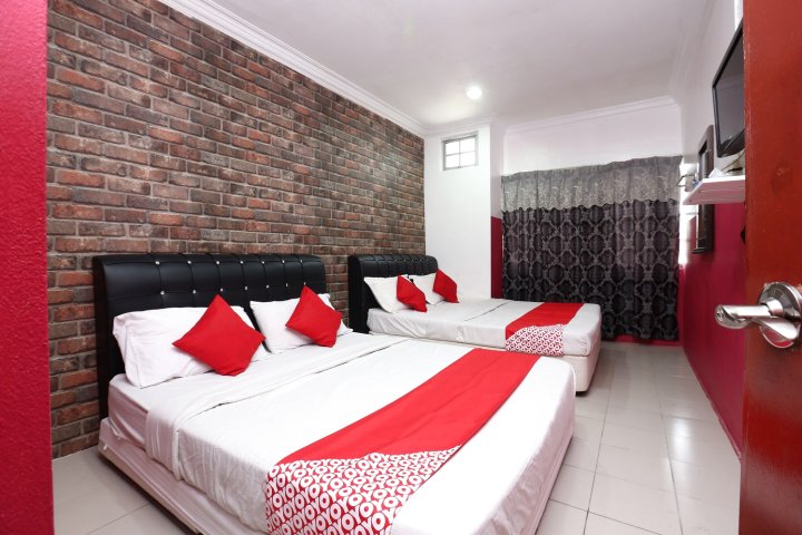 89498 斯里萨罗加旅馆经济型酒店(OYO 89498 Sri Seroja Inn Budget Hotel)