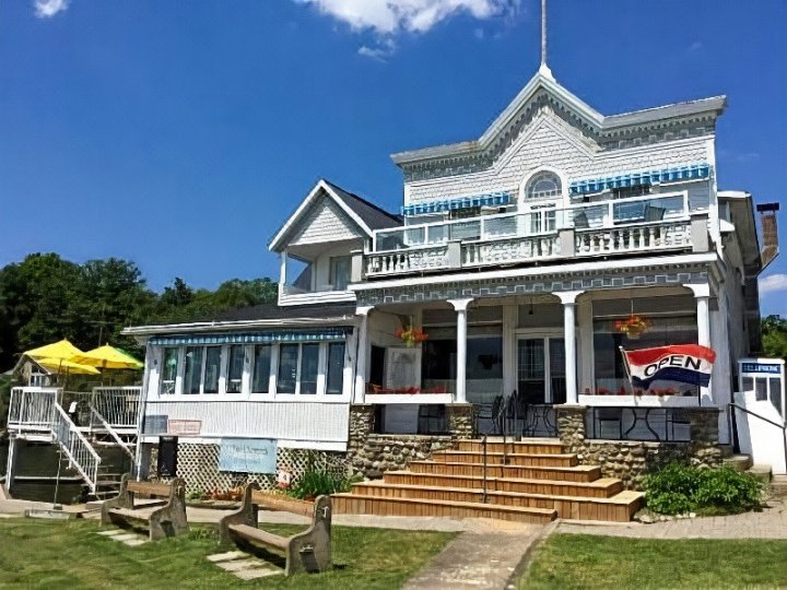 船屋乡村旅馆(Boathouse Country Inn)