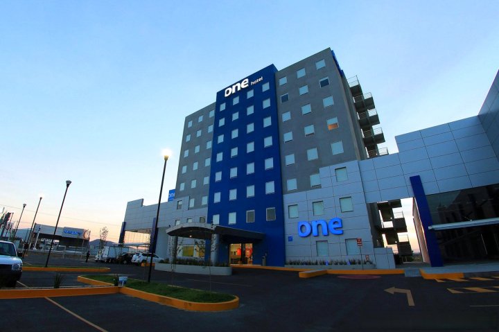 奎雷塔罗机场一号酒店(One Queretaro Aeropuerto)