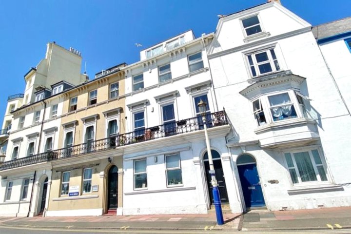 伊斯特本码头航海游行酒店(OYO Marine Parade Hotel, Eastbourne Pier)