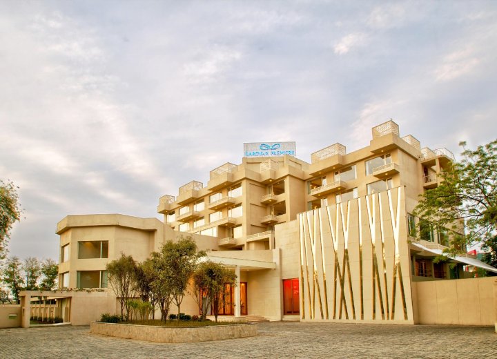 斋浦尔萨洛威尔精品酒店(Sarovar Premiere Jaipur)