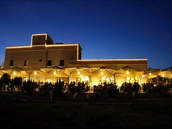 萨克罗希诺阿尔法罗酒店(Al Faro Hotel Restaurant Masseria Saraceno)