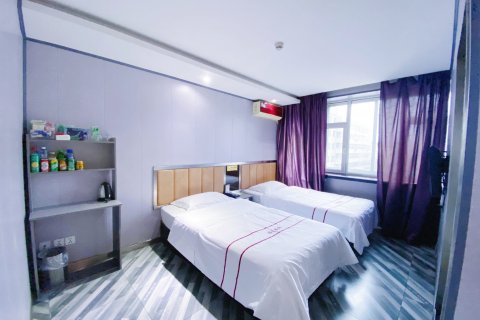 禧龙宾馆(宝清新华路店)