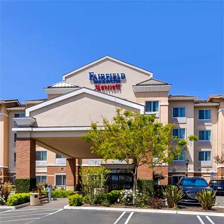 圣马丽亚万豪费尔菲尔德酒店(Fairfield Inn & Suites Santa Maria)