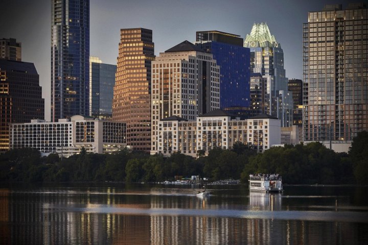 奥斯汀四季酒店(Four Seasons Hotel Austin)