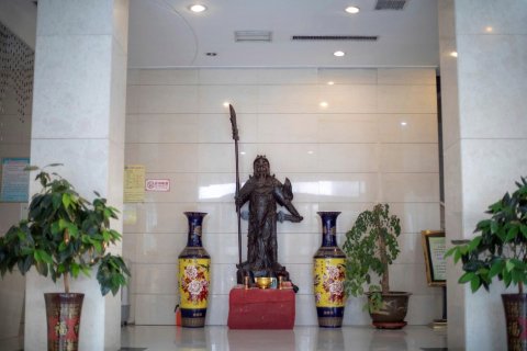 渑池克雷斯订宾馆