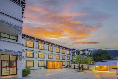 吉美·南迦巴瓦山居