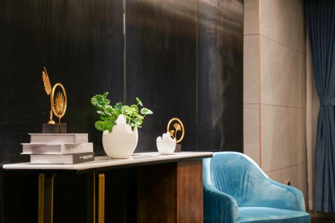 布尔津河畔艺墅假日酒店