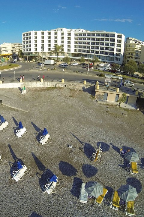 蓝天城海滩酒店(Blue Sky City Beach Hotel)