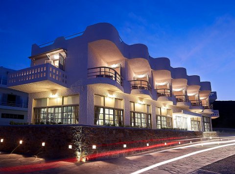 基思诺斯岛湾酒店(Kythnos Bay Hotel)