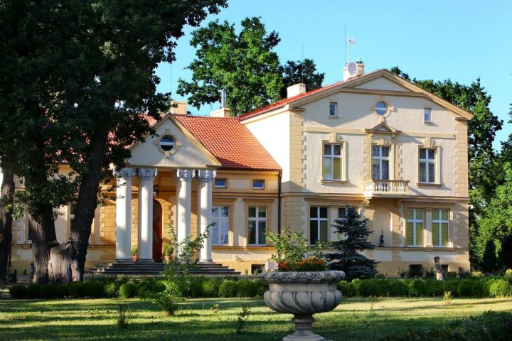 派耶瑞纳Spa宫殿酒店(Pałac Piorunów & Spa)