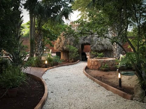 Flycatcher Inn B&B Boutique Hotel