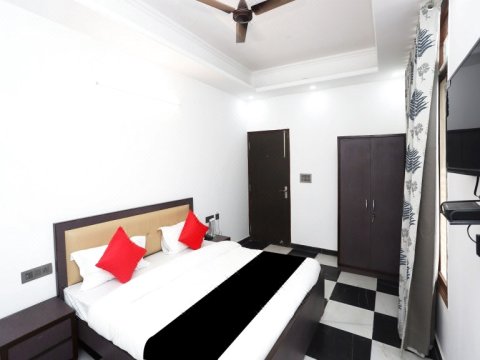 Capital O Peaceful Stays Near Iskcon Temple Noida