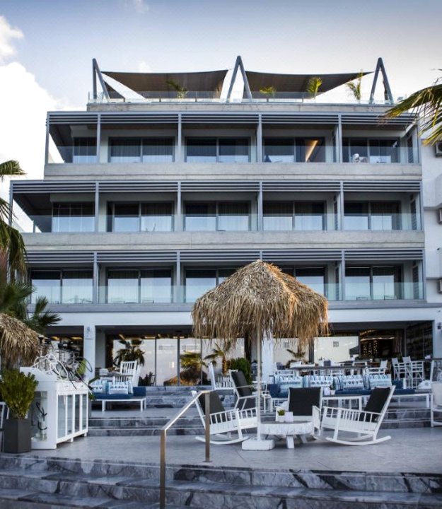 克里特岛蓝色海滩酒店(Cretan Blue Beach Hotel)