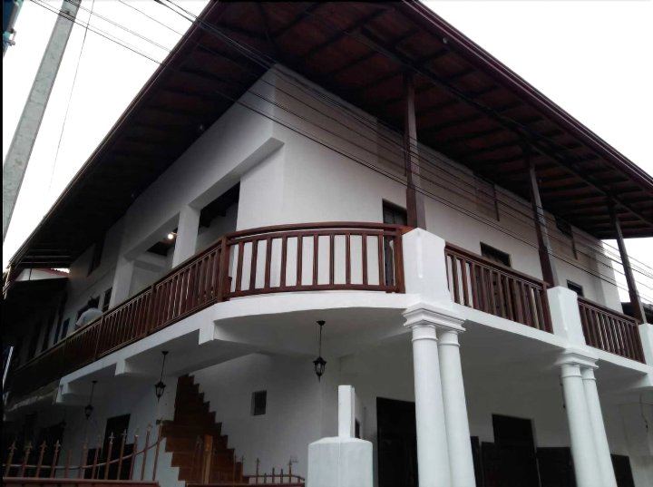 Curry Leaf Hostel - Galle Fort