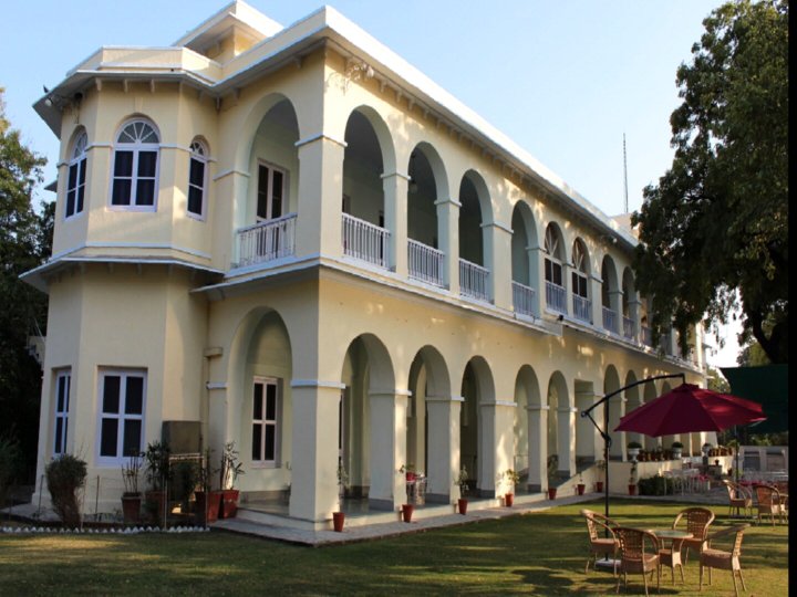 布里加拉布哈万皇宫酒店(Brijraj Bhawan Palace Hotel)