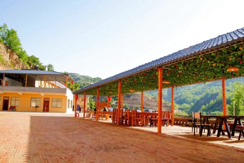 枣园秀美山庄窑洞民宿