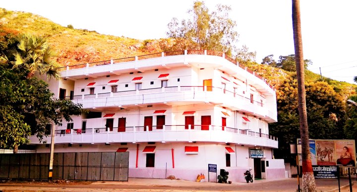 拉杰吉尔国际酒店(Hotel Rajgir International)