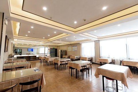 速8精选酒店(石河子世纪广场店)