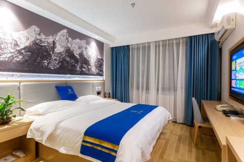 速8精选酒店(石河子世纪广场店)