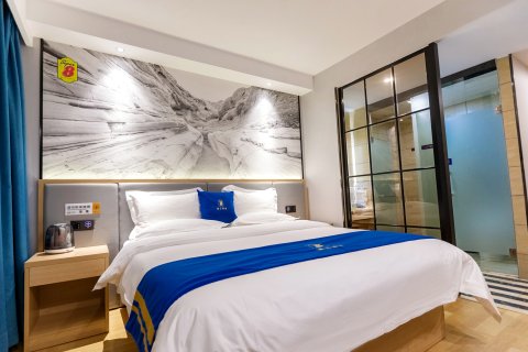 速8精选酒店(石河子世纪广场店)