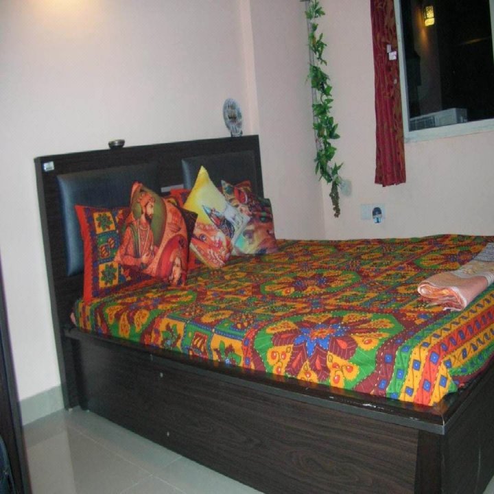 Room for Three in a Guest House in Garia