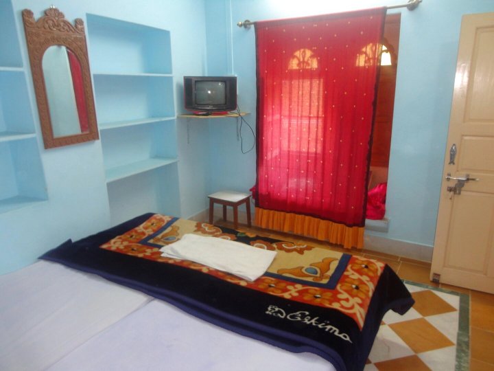 Priyanka Guest House