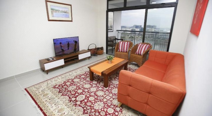 Tamara Putrajaya (Promenade Suite, 3 AC Bedrooms, 2 Baths, WiFi, Lake & City View) by MRK