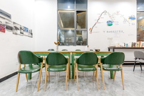 瓦南民宿(稻城亚丁店)