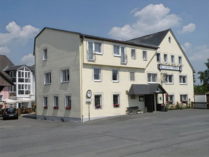 格鲁纳灵德兰德酒店(Landgasthof Grüne Linde)