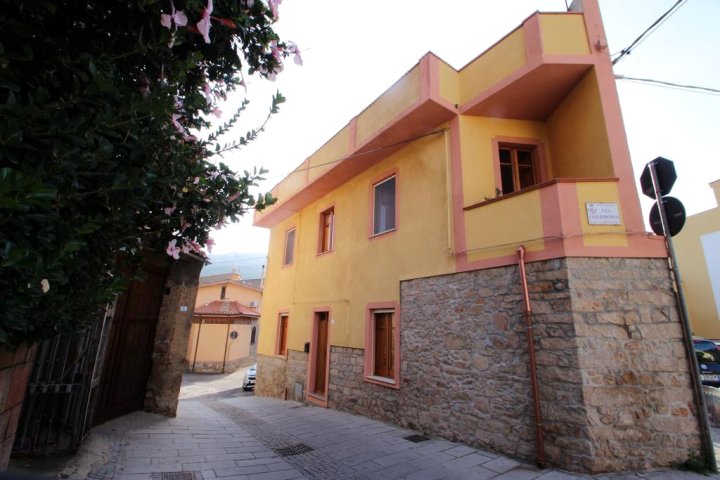 La Casa Rosada Arbus