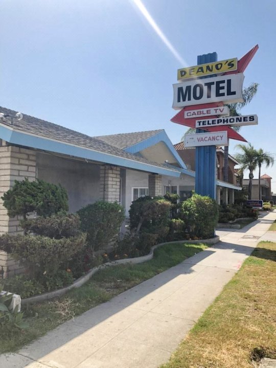 迪亚诺汽车旅馆(Deano's Motel)