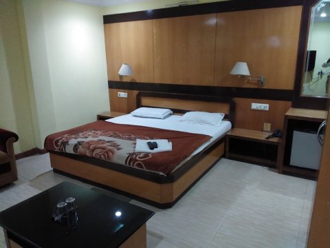 Vinayak Guest House