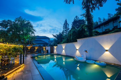 莫干山品后坞(后坞换乘中心店)