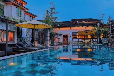 黟县无名初黑多白少民宿