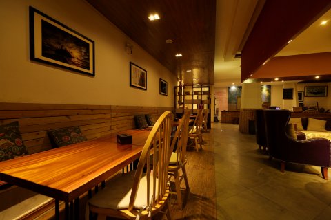 知白艺术酒店(稻城亚丁景区亚丁村店)