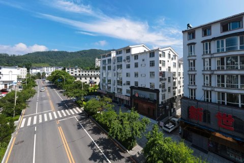 锐思特连锁酒店(集安鸭绿江店)