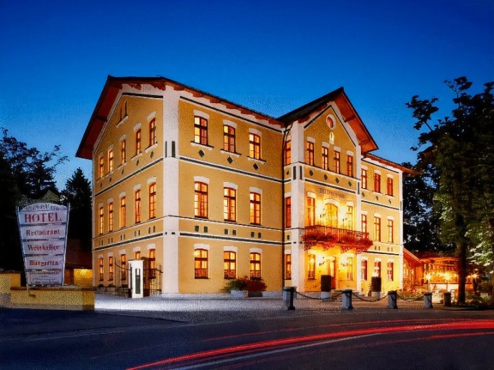 森林城堡酒店及餐厅(Hotel & Restaurant Waldschloss)