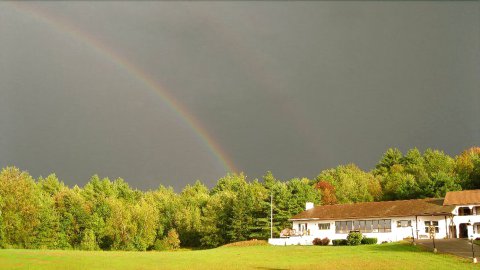 汉尼克汽车旅馆(Henniker Motel)