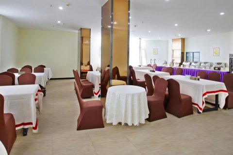 信阳申光花园酒店(信阳火车站天润广场店)