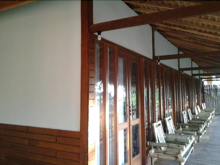 丁先生林贾尼登山步道酒店(Mr.Din Rinjani Trails Hotel)