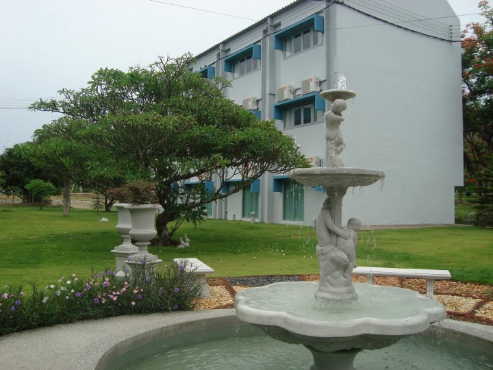 华欣爱迪瑞公寓式酒店(Addera Residence Hua Hin)