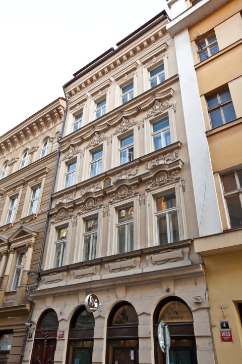 布拉格恩布里欧酒店(Emporio Prague Apartments)