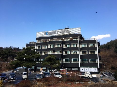 加平雪岳观光酒店(Gapyeong Sorak Tourist Hotel)