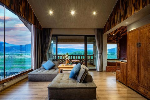 糊涂窝湖景度假酒店(泸沽湖亲爱的客栈)