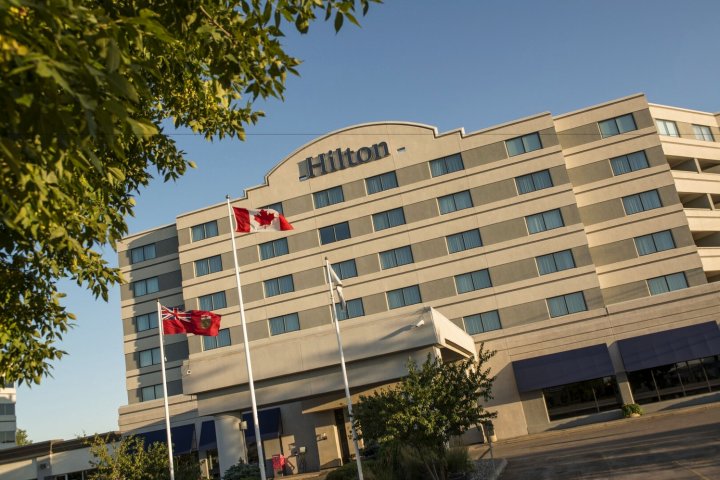 温尼伯机场希尔顿套房酒店(Hilton Winnipeg Airport Suites)